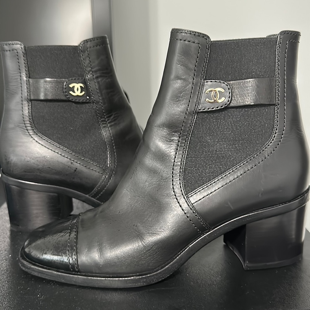 Women’s Black Chanel Ride in the Park Stretch Boots